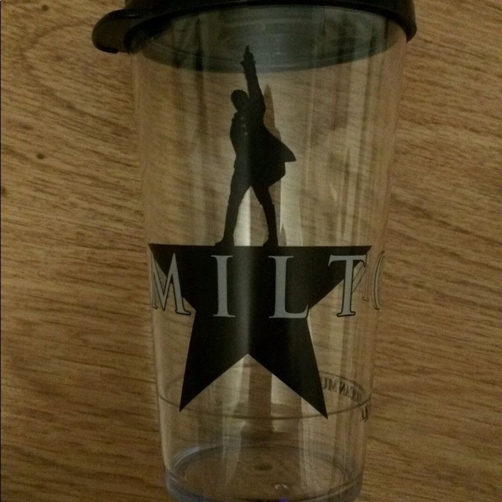 Hamilton Cup Set